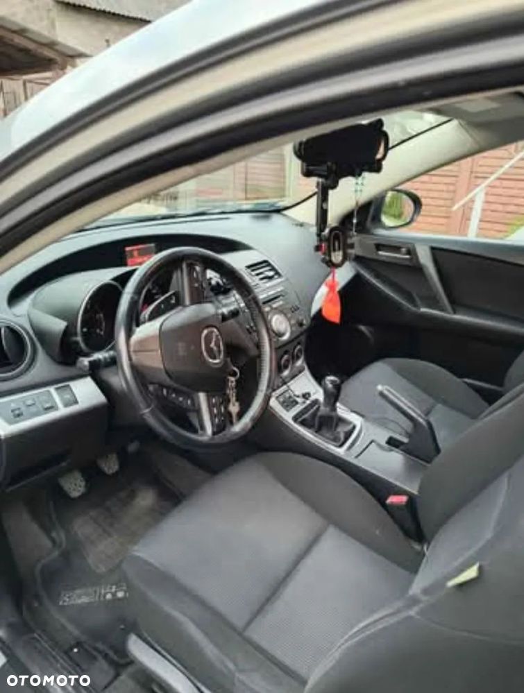 Mazda 3 1.6 CD Exclusive + - 6