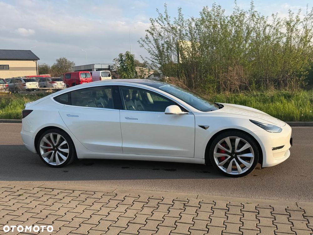 Tesla Model 3 - 7