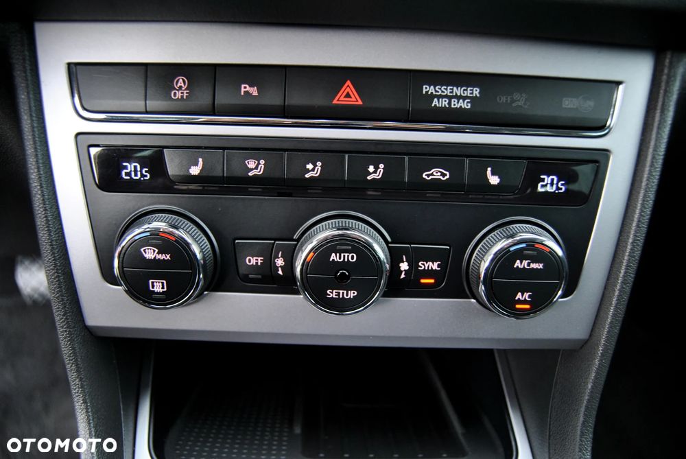 Seat Leon 2.0 TDI DPF Start&Stop DSG XCELLENCE - 34