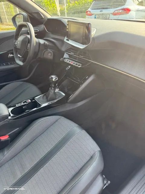 Peugeot 2008 1.2 PureTech Allure Pack - 5