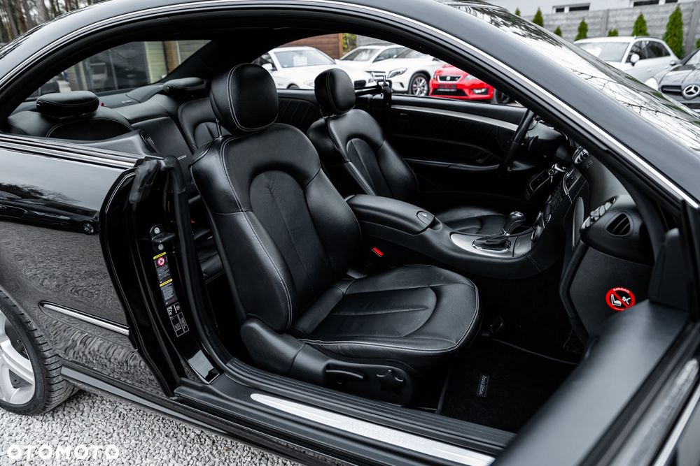 Mercedes-Benz CLK - 24