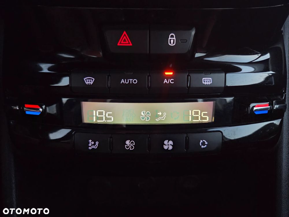 Peugeot 2008 1.6 VTi Allure - 25