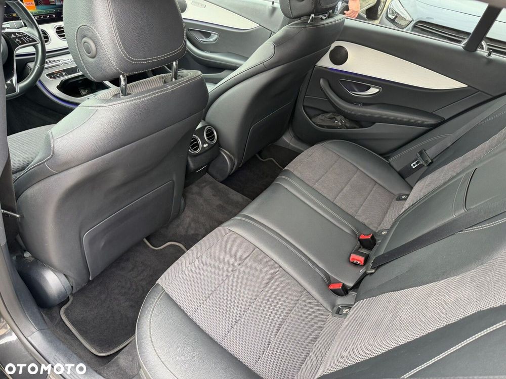 Mercedes-Benz Klasa E 220 d 4-Matic AMG/Avantgarde - 8