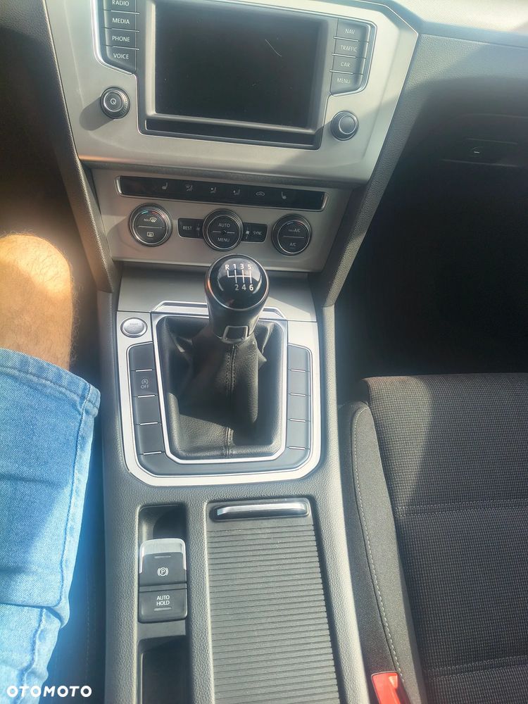 Volkswagen Passat 2.0 TDI BMT Comfortline - 11