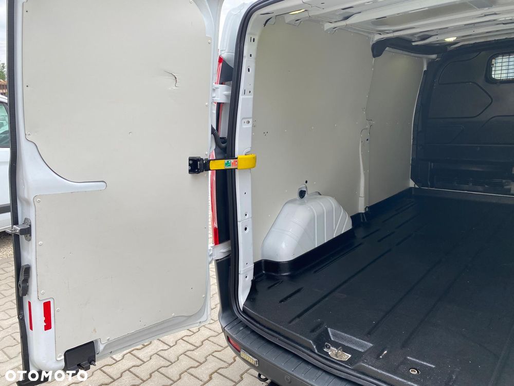Ford TRANSIT CUSTOM - 27