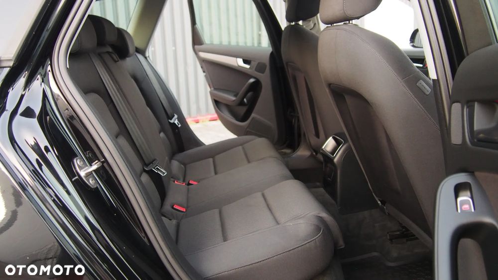 Audi A4 Avant 2.0 TDI DPF Ambiente - 11