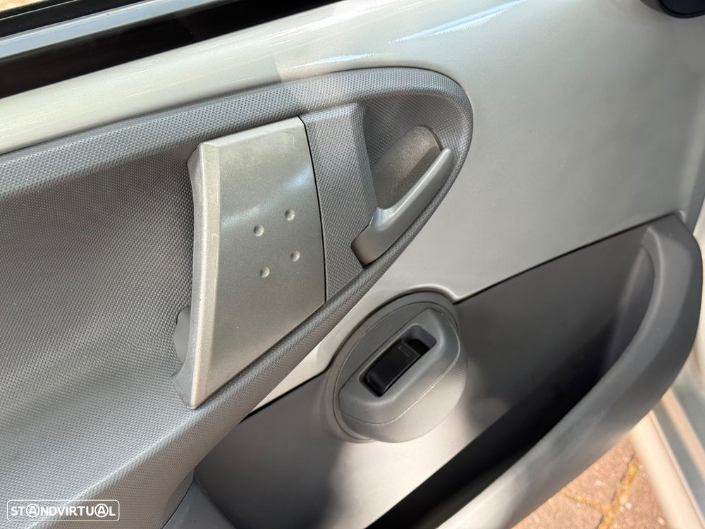 Peugeot 107 1.0 Black&Silver - 10