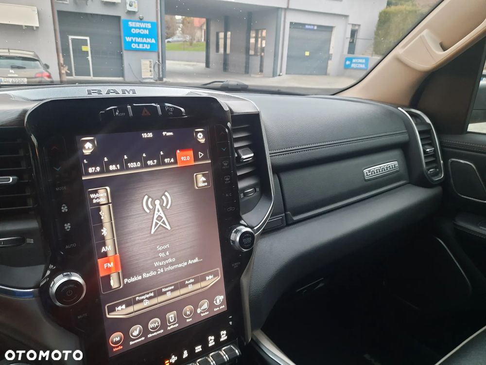 RAM 1500 5.7 Crew Cab Laramie - 6