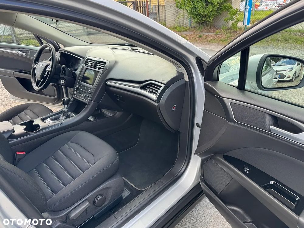 Ford Mondeo - 29