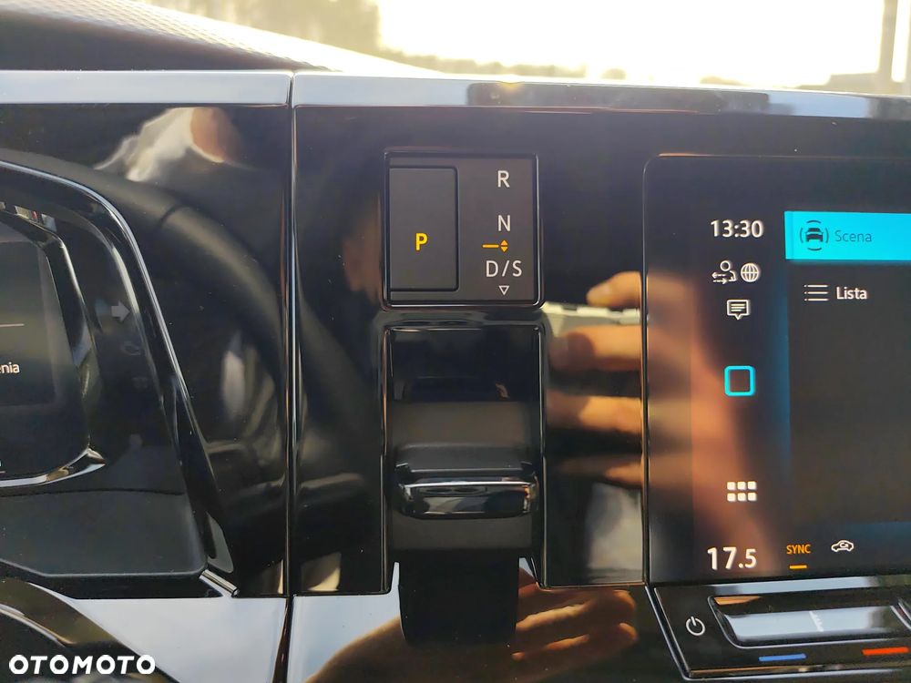 Volkswagen Multivan - 23