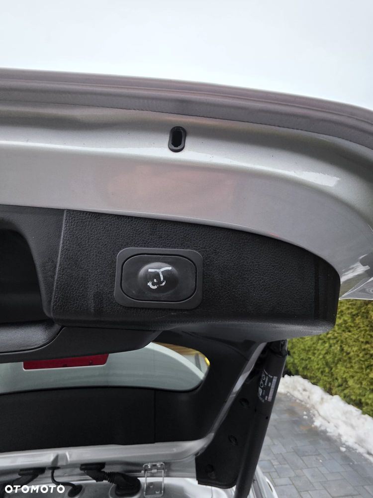 Ford Focus 1.5 EcoBlue Start-Stopp-System ST-LINE DESIGN - 17