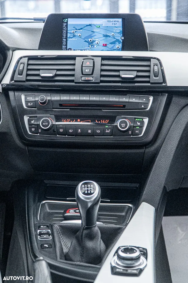 BMW Seria 3 318d Sport Line - 4