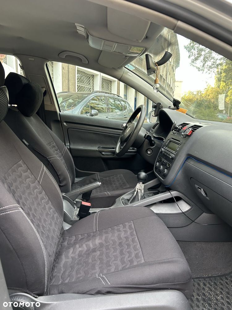 Volkswagen Golf - 5
