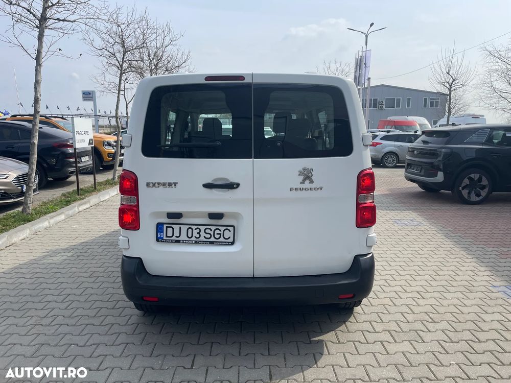 Peugeot Traveller - 7