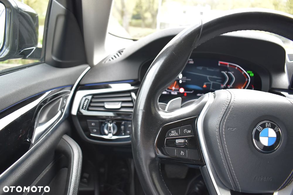 BMW Seria 5 518d Sport Line sport - 30
