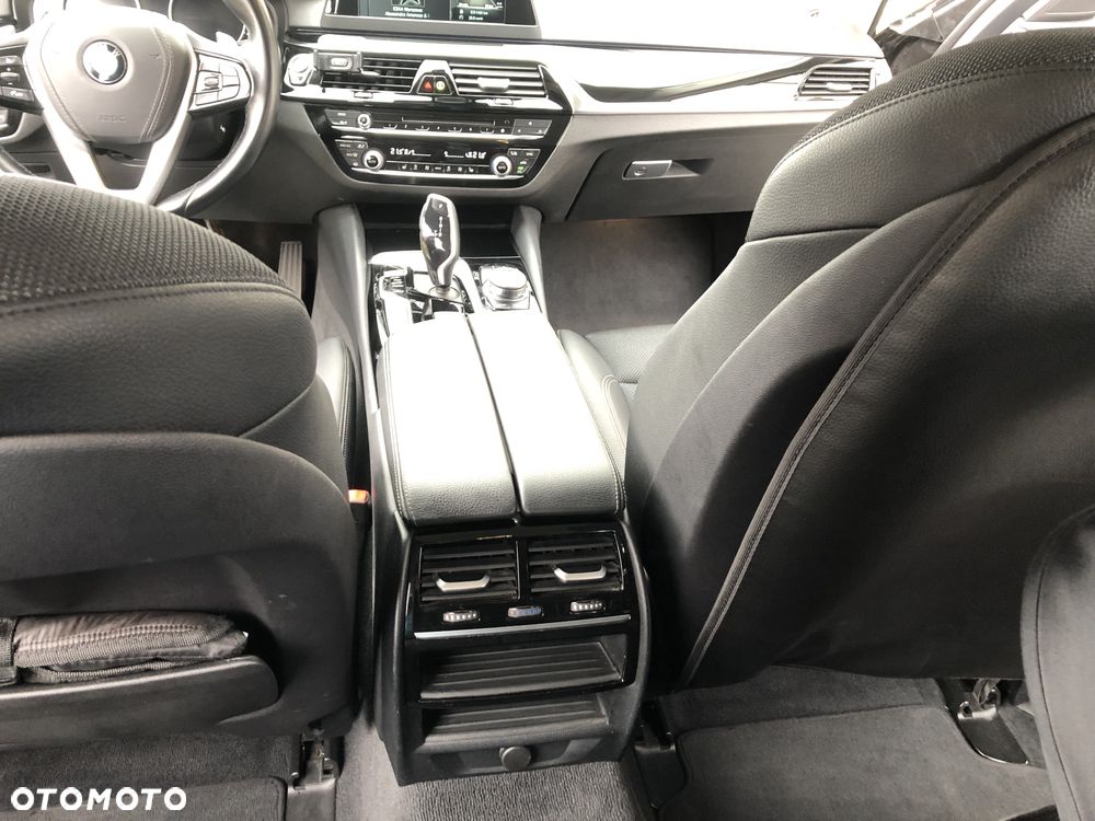 BMW Seria 5 520d Sport Line sport - 20