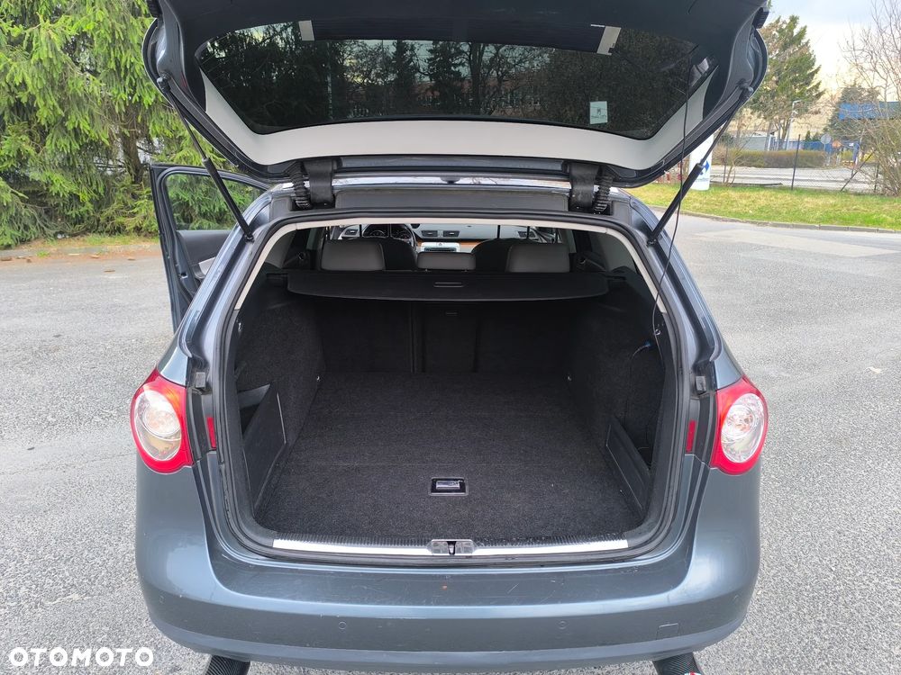 Volkswagen Passat Variant 3.2 V6 FSI 4Motion DSG Highline - 24