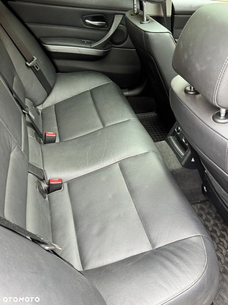 BMW Seria 3 320i - 8