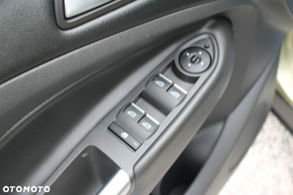 Ford Kuga - 16