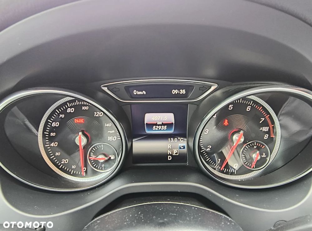 Mercedes-Benz GLA 250 4Matic 7G-DCT - 14