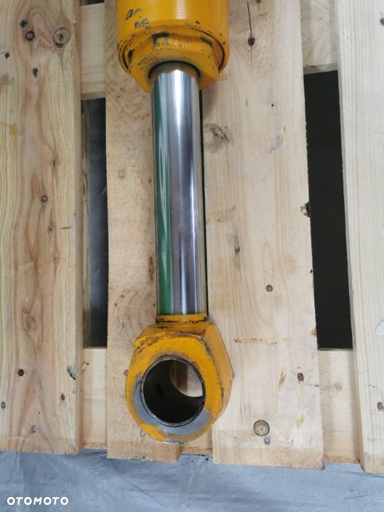 JCB 530-70 {Cylinder hydrauliczny poziomowania} - 4