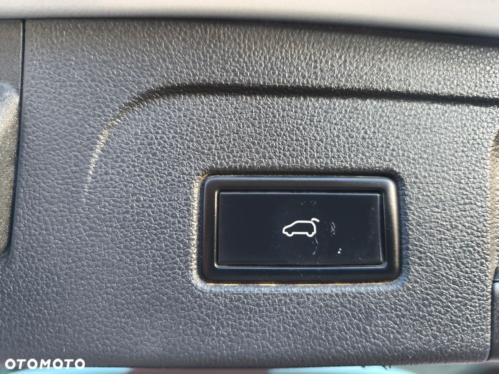 Volkswagen Touran 1.5 TSI EVO Trendline - 29