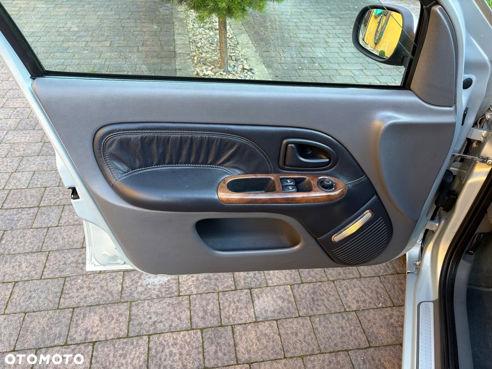 Renault Clio - 19