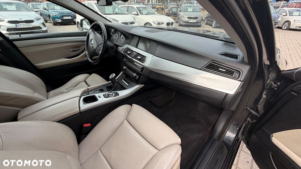 BMW Seria 5 520d Luxury Line - 12