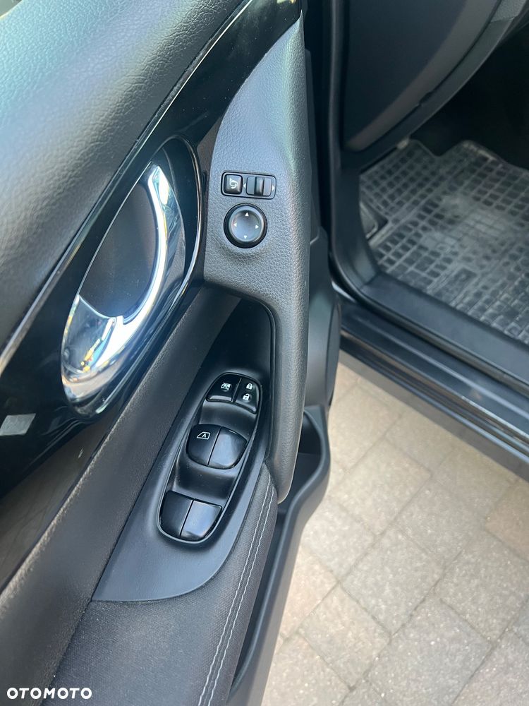Nissan Qashqai 1.2 DIG-T Tekna EU6 - 10