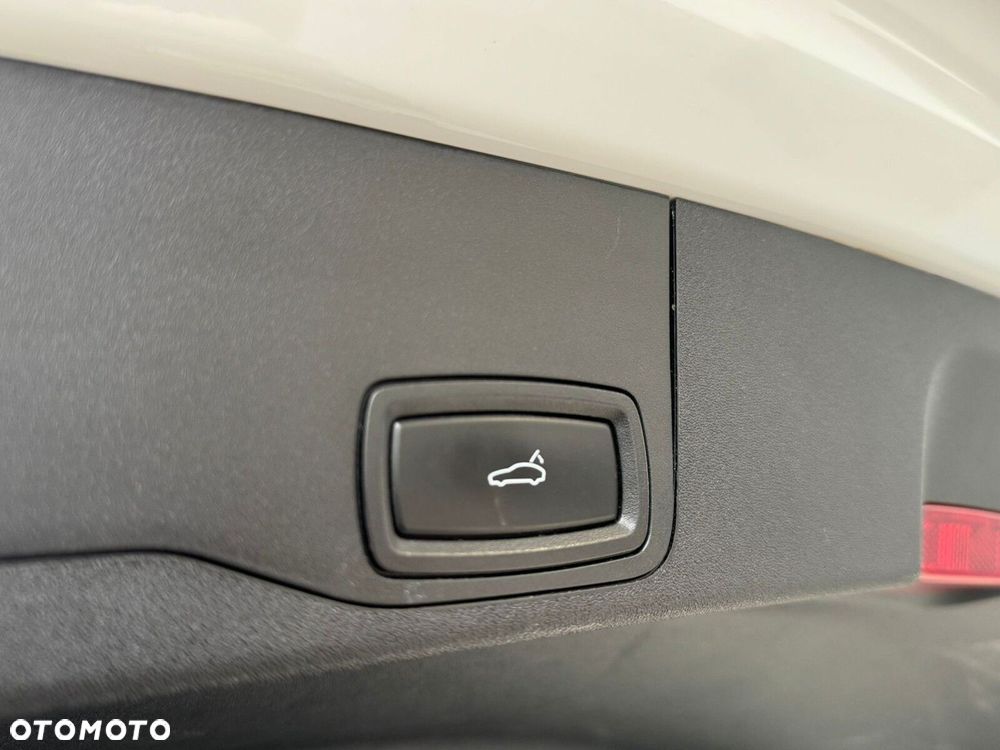 Porsche Taycan 105kWh Performance Plus - 33