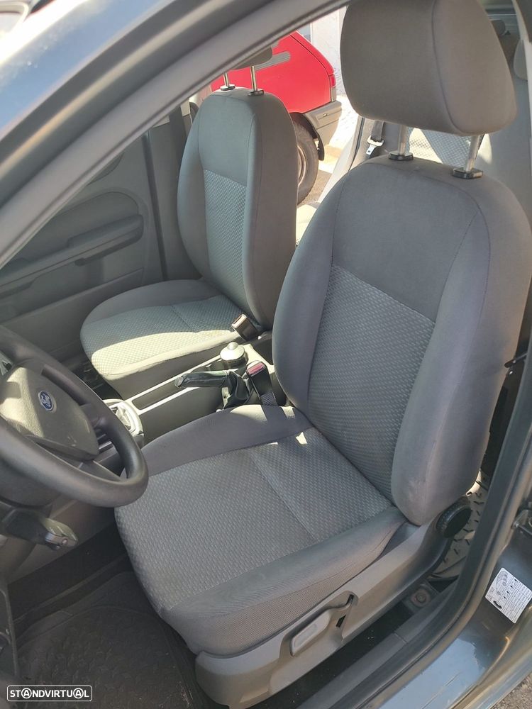 Ford Focus SW 1.4 Trend - 26