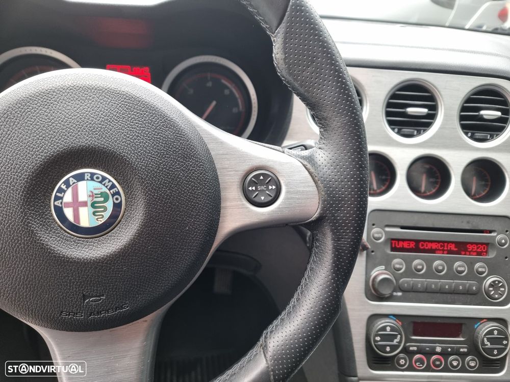 Alfa Romeo 159 Sportwagon 1.9 JTDm 16V Sportiva+ - 16
