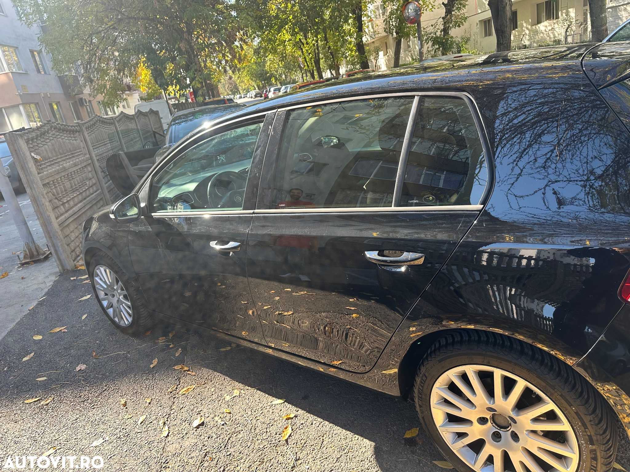 Volkswagen Golf 1.6 TDI BlueMotion Technology DPF Comfortline - 4