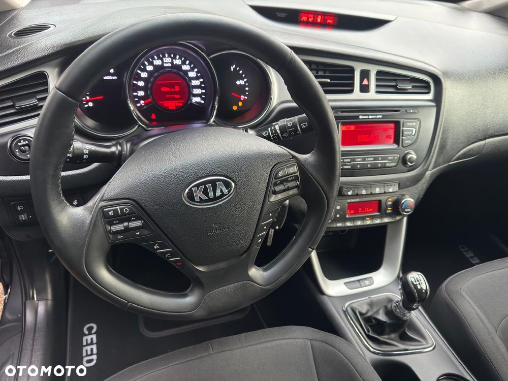 Kia Ceed - 14