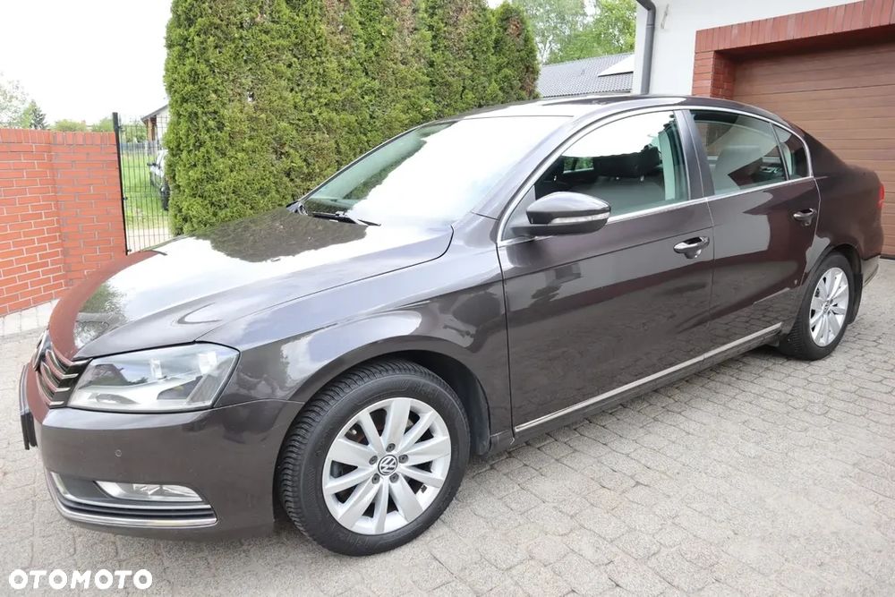 Volkswagen Passat 2.0 TSI Highline - 2