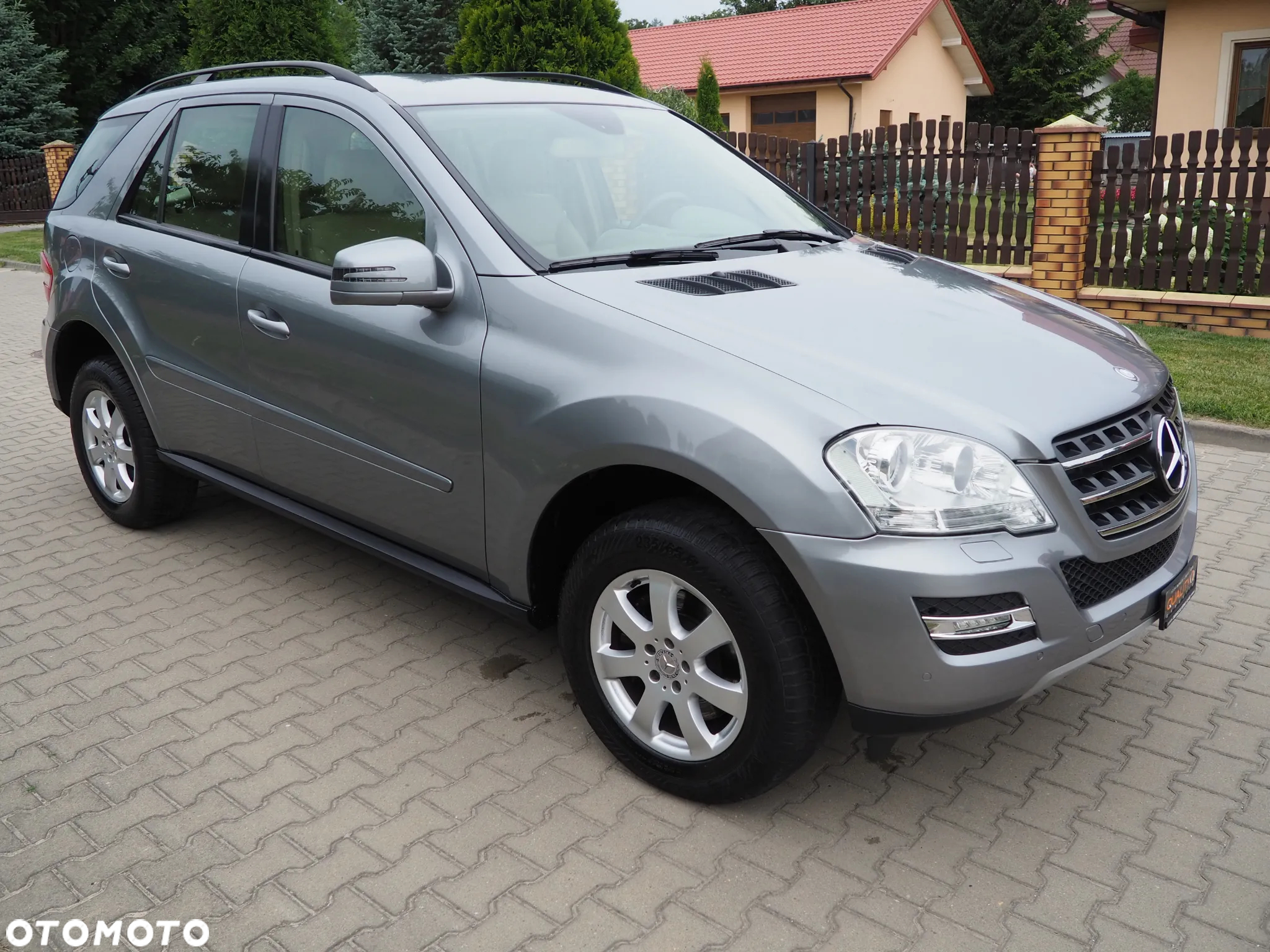 Mercedes-Benz ML - 14