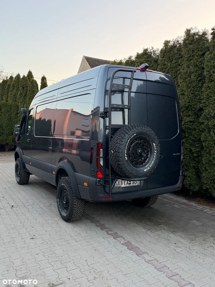 Mercedes-Benz Sprinter - 4