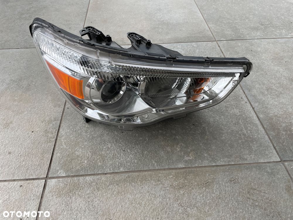 MITSUBISHI ASX 10R- REFLEKTOR LAMPA PRAWY PRZÓD PRAWA PRZEDNIA - 1