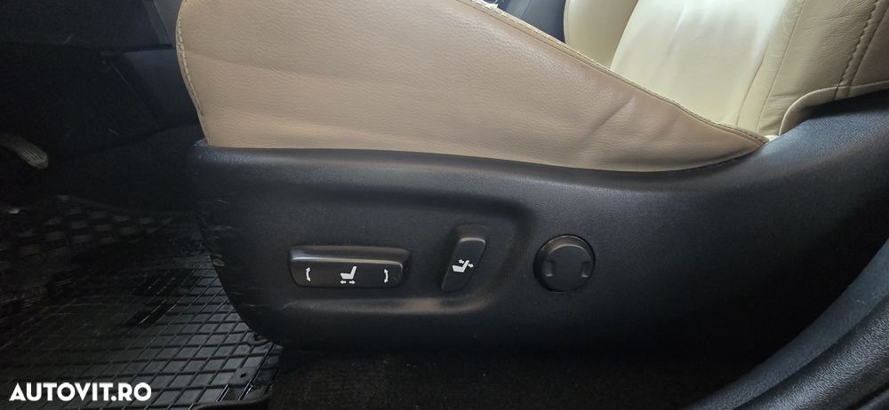 Toyota RAV4 2.2 D-4CAT 4WD Aut Luxury 18" - 21