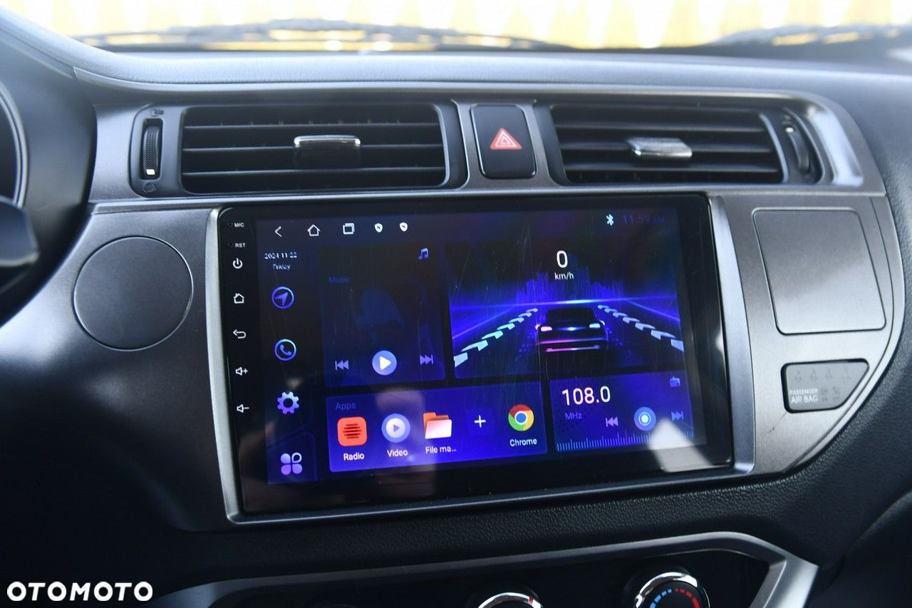 Kia Rio - 33