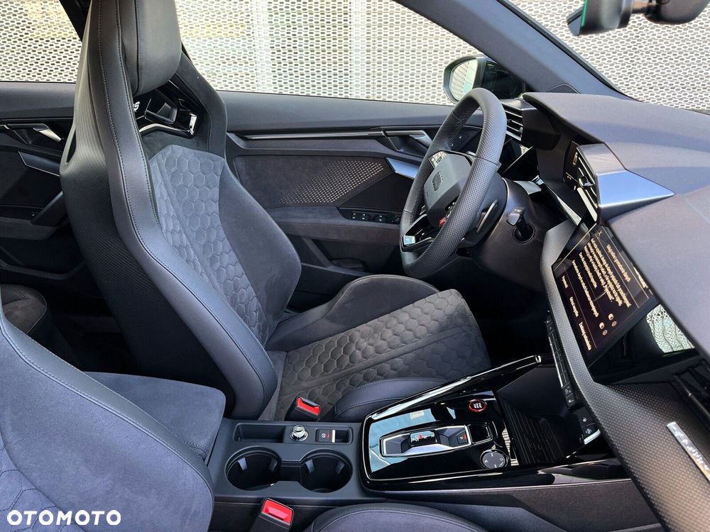 Audi RS3 Limousine - 17