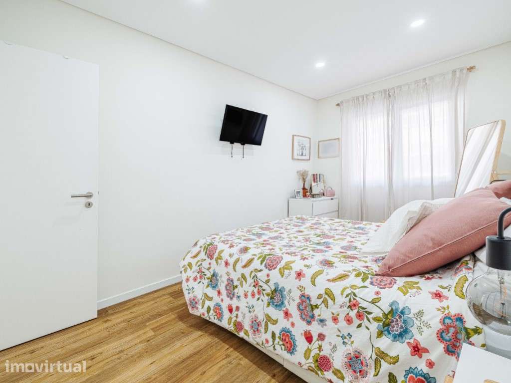 T2 TOTALMENTE REMODELADO COM TERRAÇO DE 40 m² | DAMAIA DE CIMA - AM... - Grande imagem: 5/41