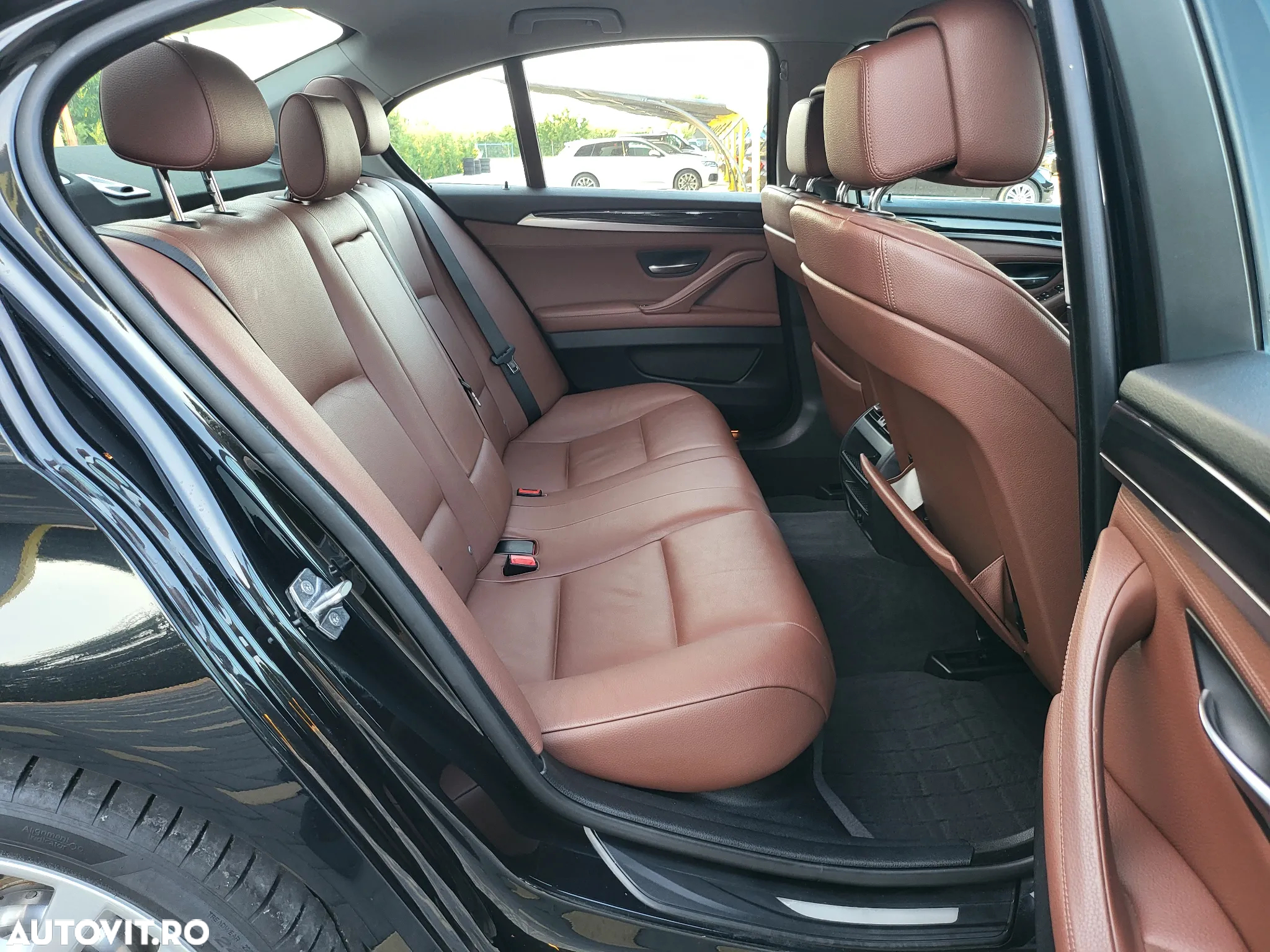 BMW Seria 5 520d Aut. - 13