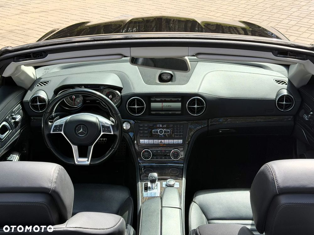 Mercedes-Benz SL - 13