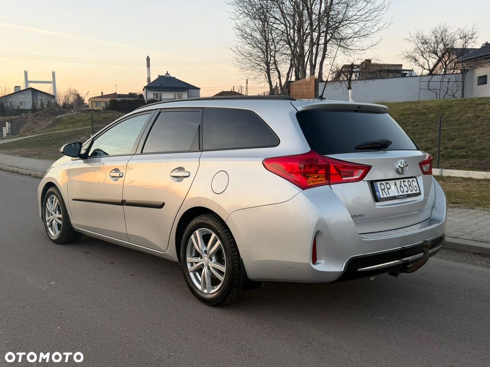 Toyota Auris 1.4 D-4D Life Plus - 10