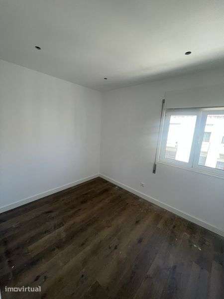 Apartamento T3 Marques de Pombal - Grande imagem: 3/12