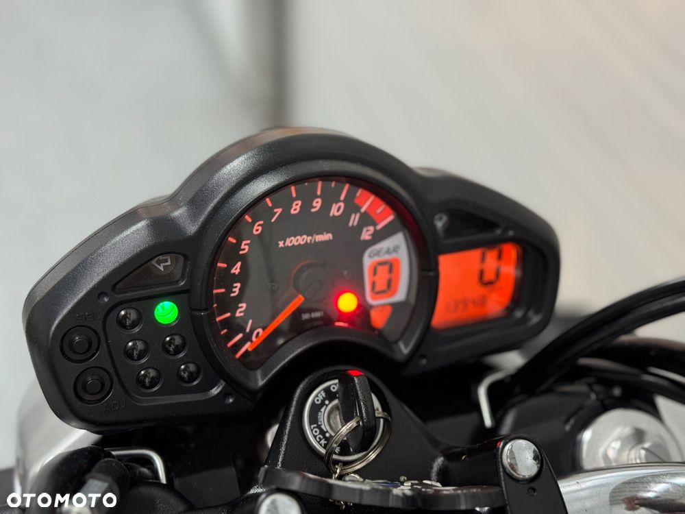 Suzuki Gladius - 19