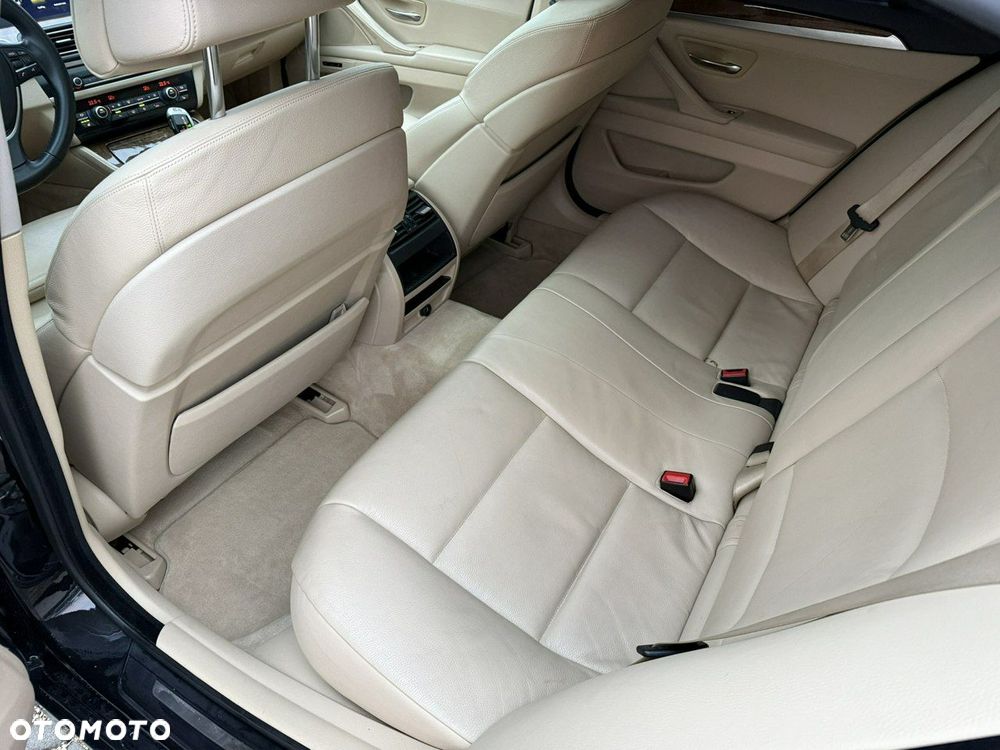BMW Seria 5 530d - 24