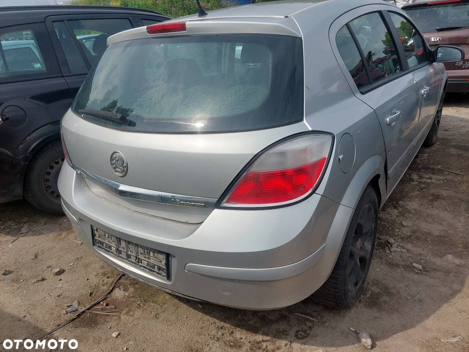 KOMPLETNY TYŁ KLAPA ZDERZAK LAMPA VAUXHALL ASTRA H - 1