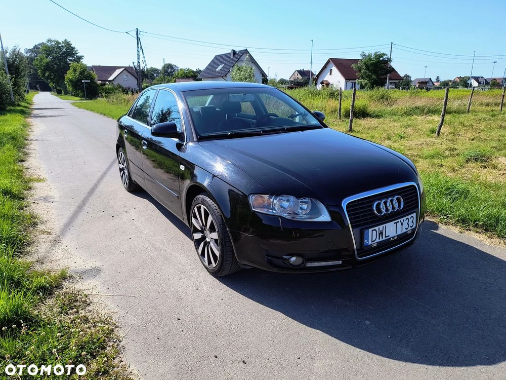 Audi A4 Limousine - 1